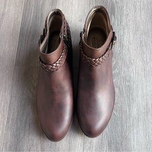NEW Life Stride Women’s “Adriana” Ankle Booties Brown Faux Leather 8